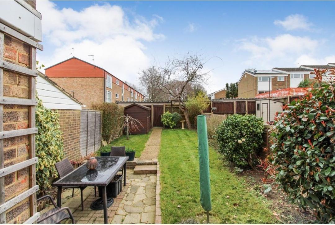 Double Room In Crawley,Gatwick,West Sussex Ifield Kültér fotó